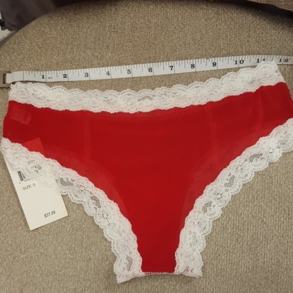 Hanky Panky Bra & Panty Set - Picture 6 of 6